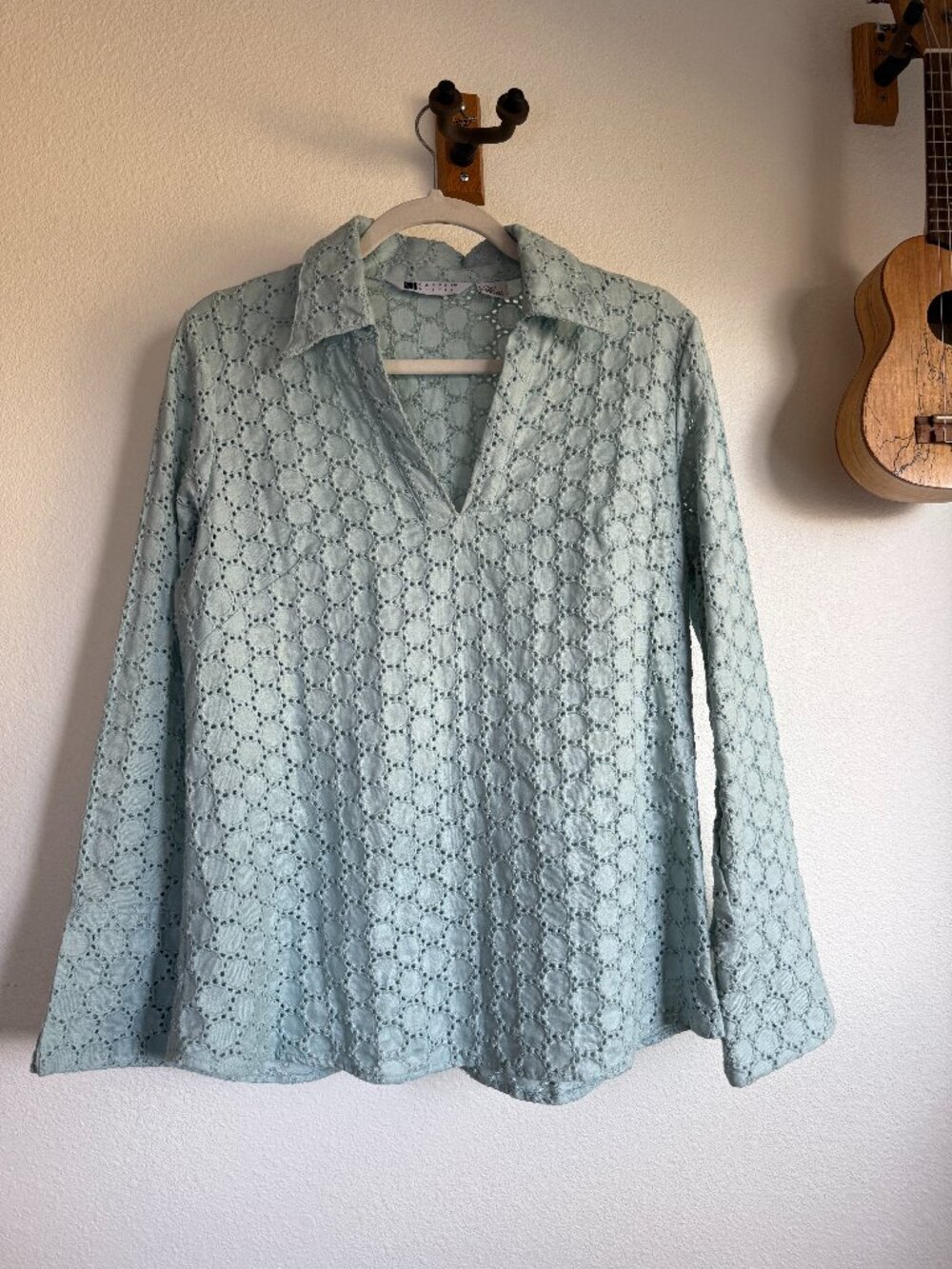Carole Little 100% Linen Eyelet Top Sage Green Size L Coastal vintage 90s